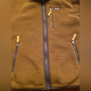 Boys 12- Large Patagonia Retro Pile Fleece Zip up jacket